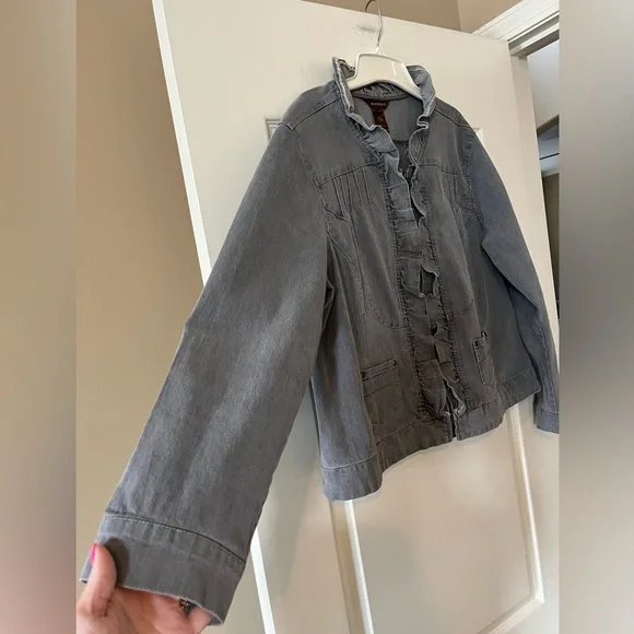 Multiples Gray Ruffled Denim Jacket Zipper Closure Women’s Size 1X - Picture 9 of 15